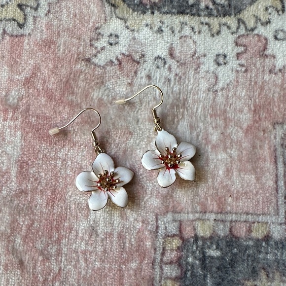 Old Navy Jewelry - Old Navy Flower Drop Earrings